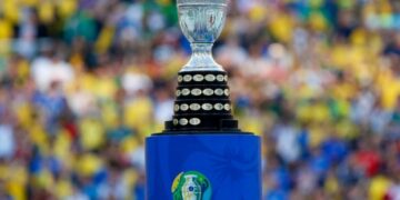 Brasil albergará la Copa América 2021 pese a promediar más de 60 mil casos de covid al día