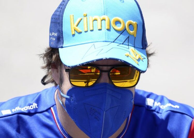 Alonso se rinde al actual nivel de Lewis Hamilton