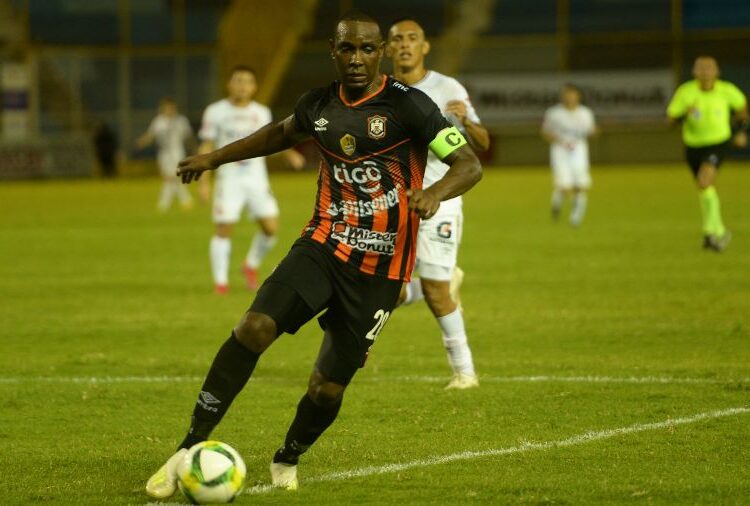 Andrés Quejada, capitán de Águila: “Perdonamos a la defensa más vulnerable del torneo”