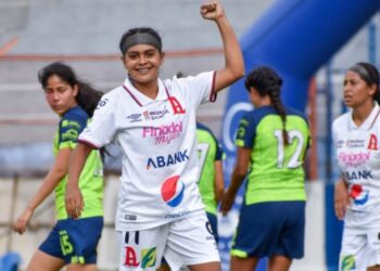 Brenda Cerén, de Alianza Women: «A los hombres no les gusta jugar a la 1:00 pm y nosotras jugamos a esa hora»