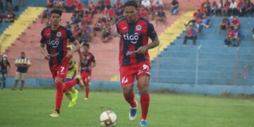 Jugadores de Limeño a “Gullit”: “Ey figurita, ni creas que vas a ganar”