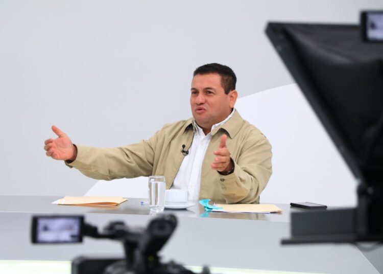 Ministro, Rolando Castro, envía a equipo a aplicar la debida justicia y a corregir abuso laboral en empresa que despidió a empleado por no asistir a capacitación