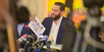 Nuevo alcalde de San Salvador, Mario Durán, pagará los salarios de los empleados que incumplió Ernesto Musyhondt