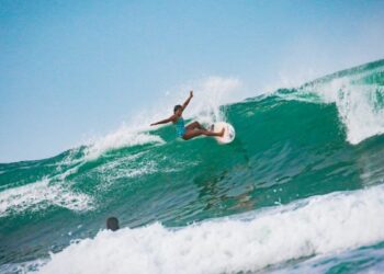 Prestigiosa revista de viajes destaca a El Salvador como un destino emergente de clase mundial para el surf
