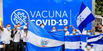 Medios internacionales destacan donación de vacunas anti-COVID-19 de El Salvador a Honduras