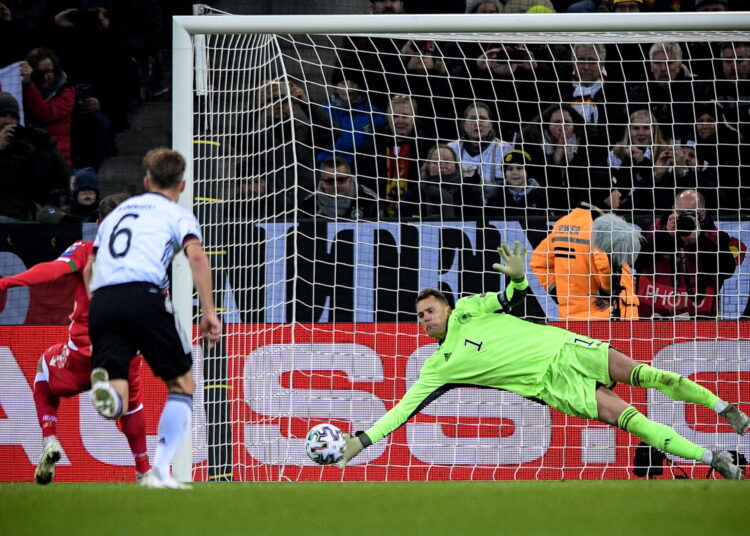 Alemania domina pero no pasa del empate 1-1 ante Dinamarca