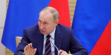 El presidente de Rusia Vladimir Putin promulga ley que impide a oposición «extremista» presentarse a comicios