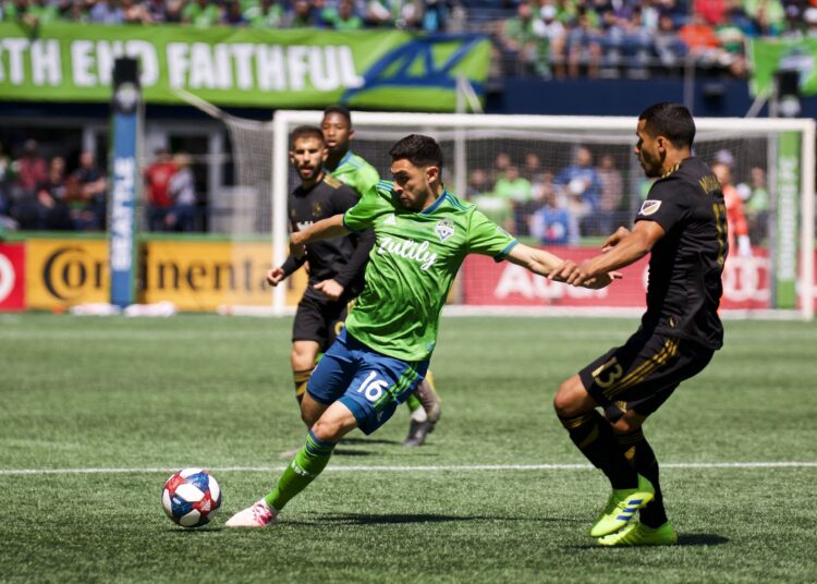 Hugo Pérez confirma la incorporación de Alex Roldán a la selección