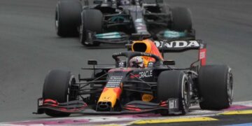 GP Francia F1: Verstappen le gana un duelo de campeonato a Hamilton