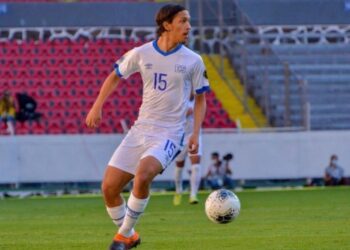 Enrico Dueñas no jugará con El Salvador la Copa de Oro 2021