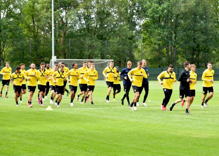 Enrico Dueñas inicia pretemporada con el Vitesse