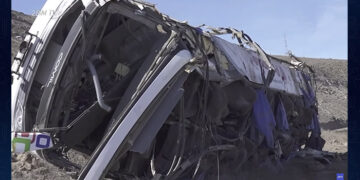 Casi 30 muertos y 16 heridos dejó fatal accidente en ruta andina al sur de Perú
