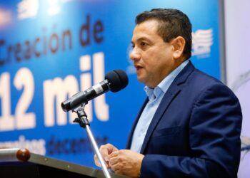 Ministro Rolando Castro anuncia la creación de 12 mil empleos en el rubro de teleoperadores bilingües