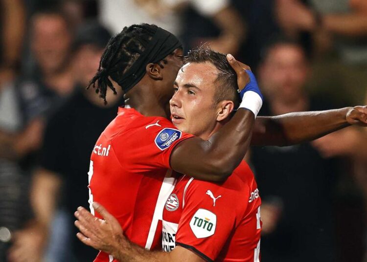 El PSV arrolla al Galatasaray gracias a Zahavi y Götze