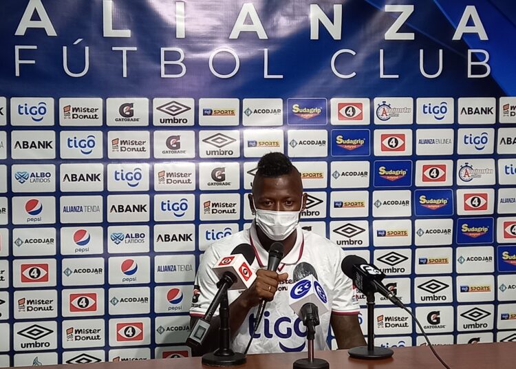 Duvier Riascos es presentado por Alianza: «Espero dar lo mejor de mí»