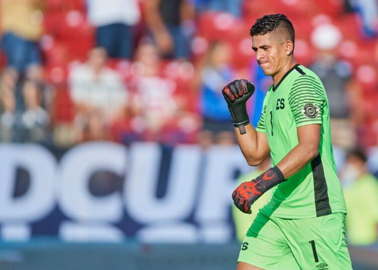 Bryan Tamacas y Mario González estables tras golpes en la cabeza en el juego ante Trinidad