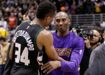 Giannis Antetokounmpo cumple con un desafío de Kobe Bryant tras título con los Bucks