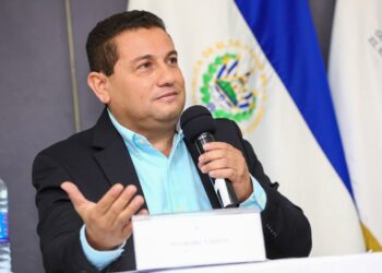 “Estamos creciendo en más y mejores empleos” informó el ministro Rolando Castro