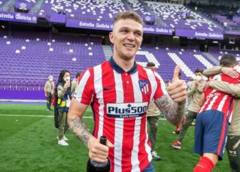 La insistencia del Manchester no varía el plan del Atlético con Trippier