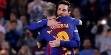 Iniesta: «Me dolerá ver a Messi con otra camiseta»