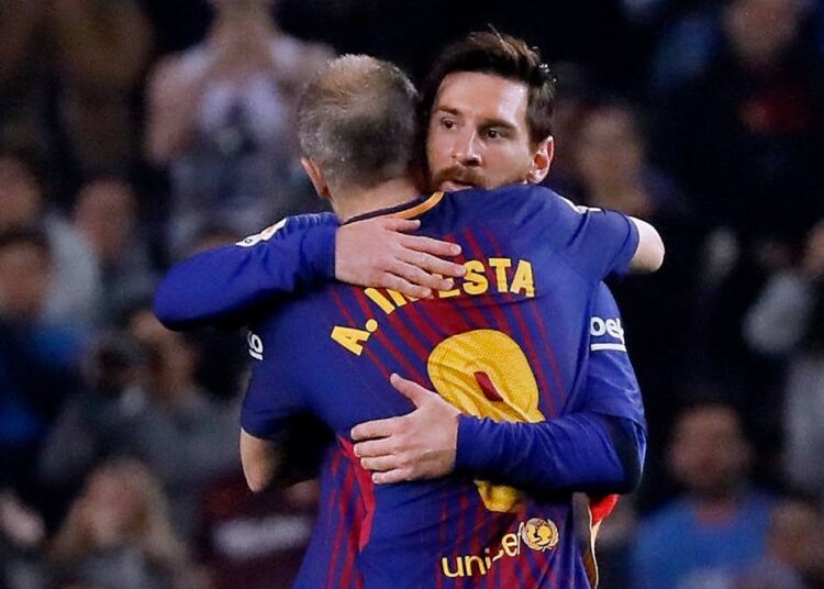 Iniesta: «Me dolerá ver a Messi con otra camiseta»