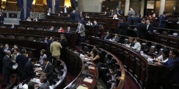 Congreso de Guatemala rechaza estado de calamidad por covid-19 que ordenó Giammattei