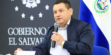 Ministro de Trabajo, Rolando Castro, enviará al menos 100 salvadoreños hacia Canadá con empleo por dos años