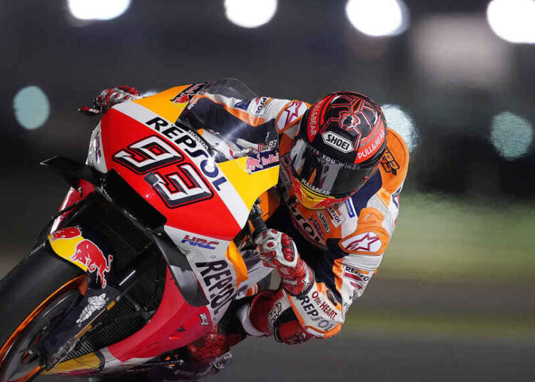 Márquez hace sudar a Bagnaia su primer triunfo