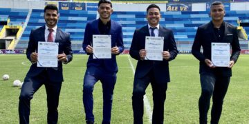 Rodolfo Zelaya obtiene título nacional de técnico de fútbol