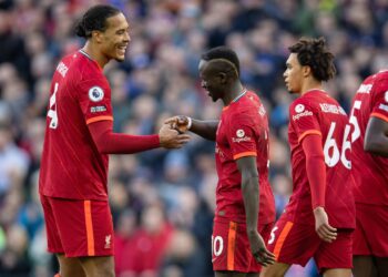 Un gran Brighton sorprende al Liverpool
