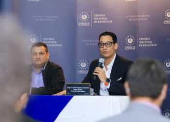 Ministro de Trabajo Rolando Castro firma convenio que permitirá agilidad de denuncias contra los empleadores