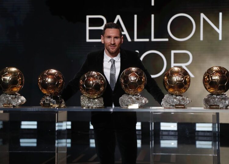 Messi, favorito para el Balón de Oro, frente a Lewandowski y Benzema