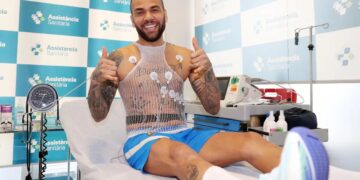 Alves: «Volver a vestir esta camiseta es un extra de fuerza»