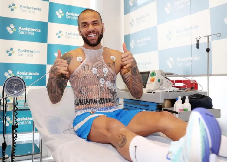 Alves: «Volver a vestir esta camiseta es un extra de fuerza»