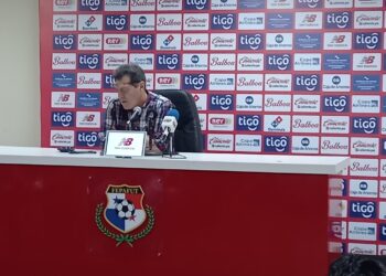 Hugo Pérez, técnico de la Selecta: «No sé si matemáticamente estamos fuera, pero vamos a luchar hasta el final»