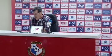 Hugo Pérez, técnico de la Selecta: «No sé si matemáticamente estamos fuera, pero vamos a luchar hasta el final»