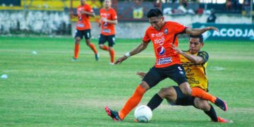 Platense termina con el invicto del Águila