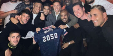 ¿Mbappé en el PSG hasta 2050?