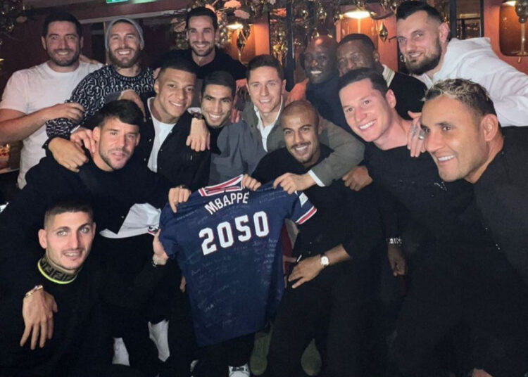 ¿Mbappé en el PSG hasta 2050?