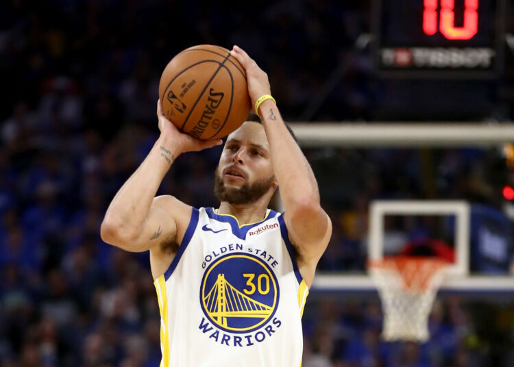 Stephen Curry se convierte en el máximo triplista de la NBA y supera a Allen