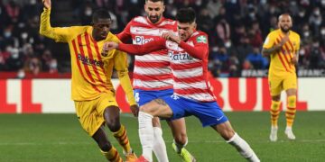 El Barcelona tropieza sobre el final ante el Granada