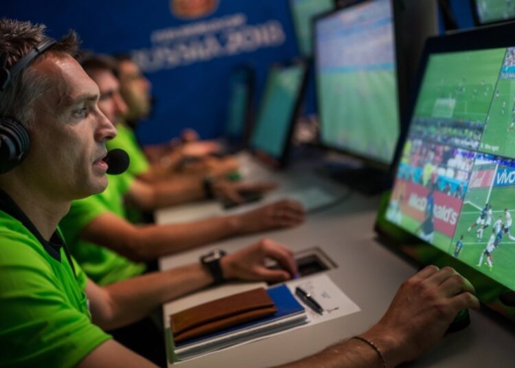 Hugo Pérez: “¿Porqué ahora que ya pasó lo más duro la Concacaf quiere poner el VAR?”