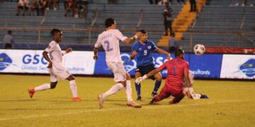 Cuatro salvadoreños en el once ideal de CONCACAF