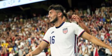 Estadounidense Ricardo Pepi firma con el Augsburg de la Bundesliga