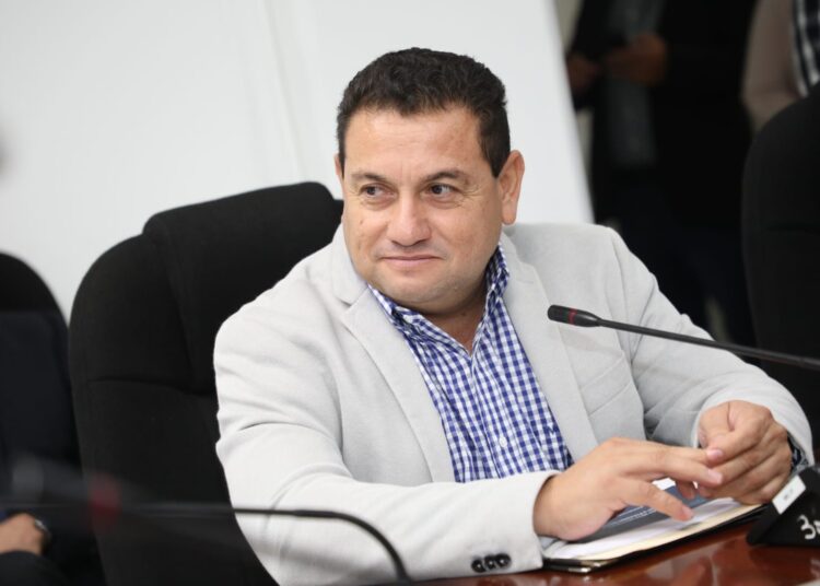 Ministro de Trabajo Rolando Castro da a conocer que Mario Andino es una de las muchas personas que ya están siendo colocados en un empleo digno