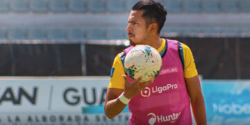 Denis Pineda: «Siempre he dicho que soy de FAS, pero iremos por la victoria»