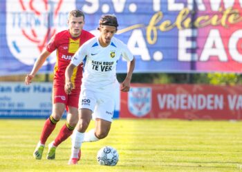 El Vitesse de Enrico Dueñas se enfrentará a la Roma de Mourinho