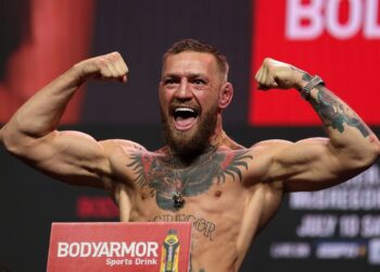 Connor McGregor amenaza con regresar a la UFC