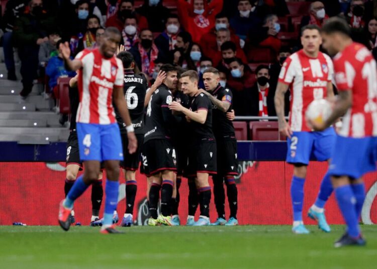 El Atlético de Madrid cae en casa ante el colista Levante