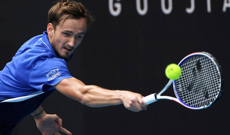 Tenistas rusos son excluidos de competiciones por países, no de los torneos ATP y WTA